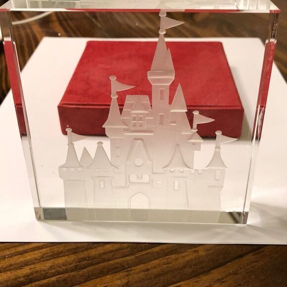 Robert Guenther Etched Disney Castle Paper Weight - Picture 2 of 4